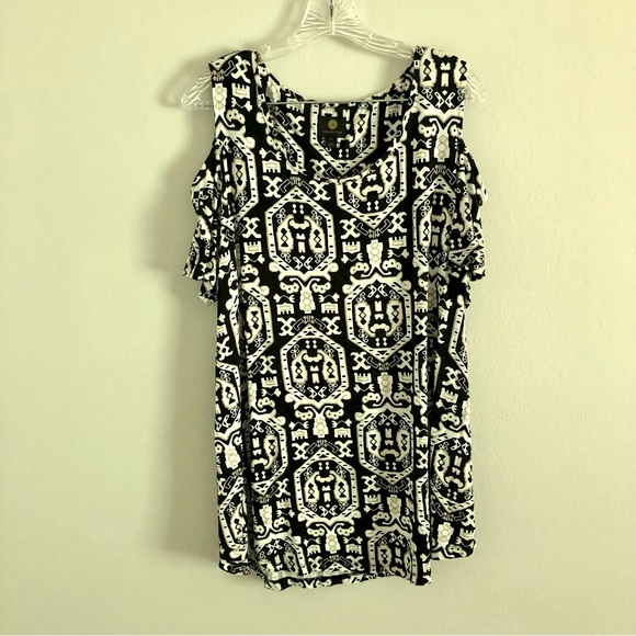JM Collection Tops - JM Collection Plus Size Black, White, and Tan Cold Shoulder Short Sleeve Top